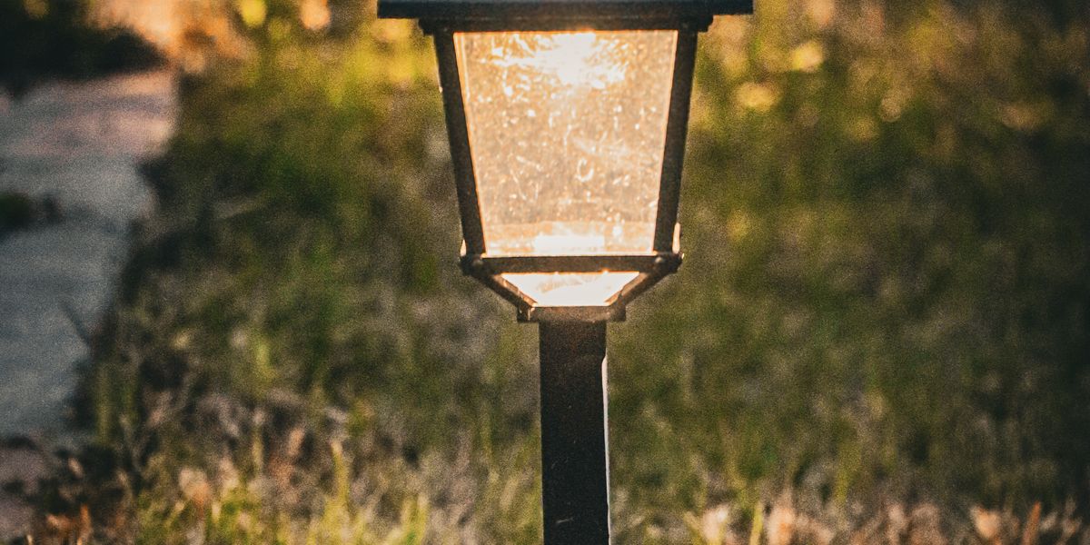 Solar Bodenstrahler Test 2026: Was Sigor Nusolar, Lunartec und Kluxen im Praxisvergleich wirklich unterscheidet (mit Lux-Messungen)